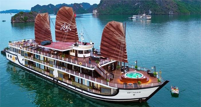 Du thuyền Orchid Classic Lan Hạ